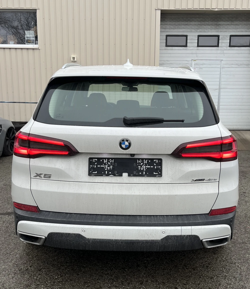 Valge BMW X5 enne remonti
